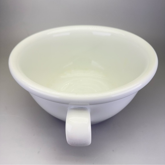 H & C Chodau Czechoslovakia White Soup Tureen with Handles - Picture 3 of 12